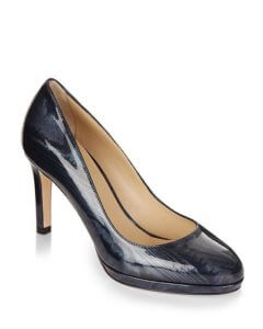 Want to know what to wear to work this fall season? Fall 2017 women's fashion trends hint strongly at bold, powerful looks for the office. Here are some of my top picks for hot workwear this fall season! ~Roxanne Carne | Personal Stylist